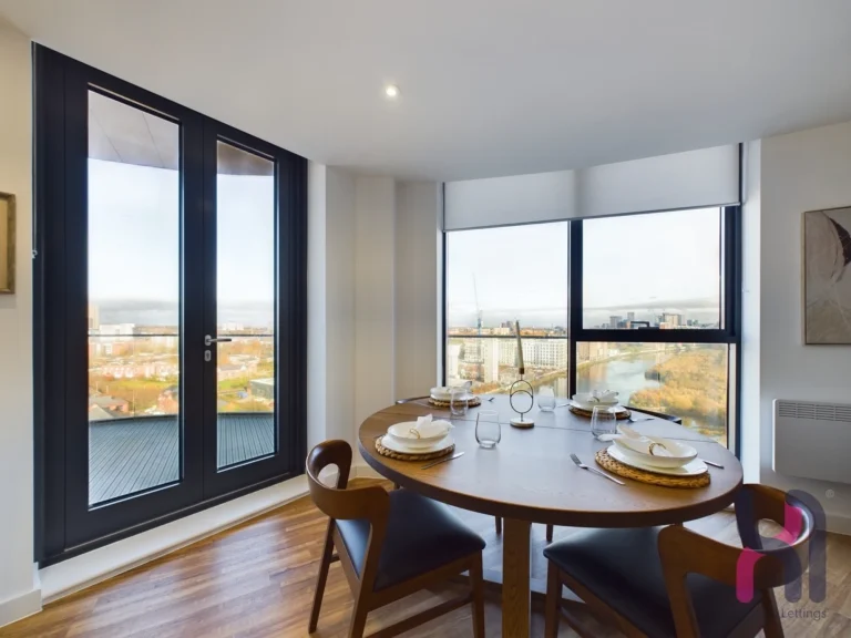 X1 Trafford Waters Meadowside